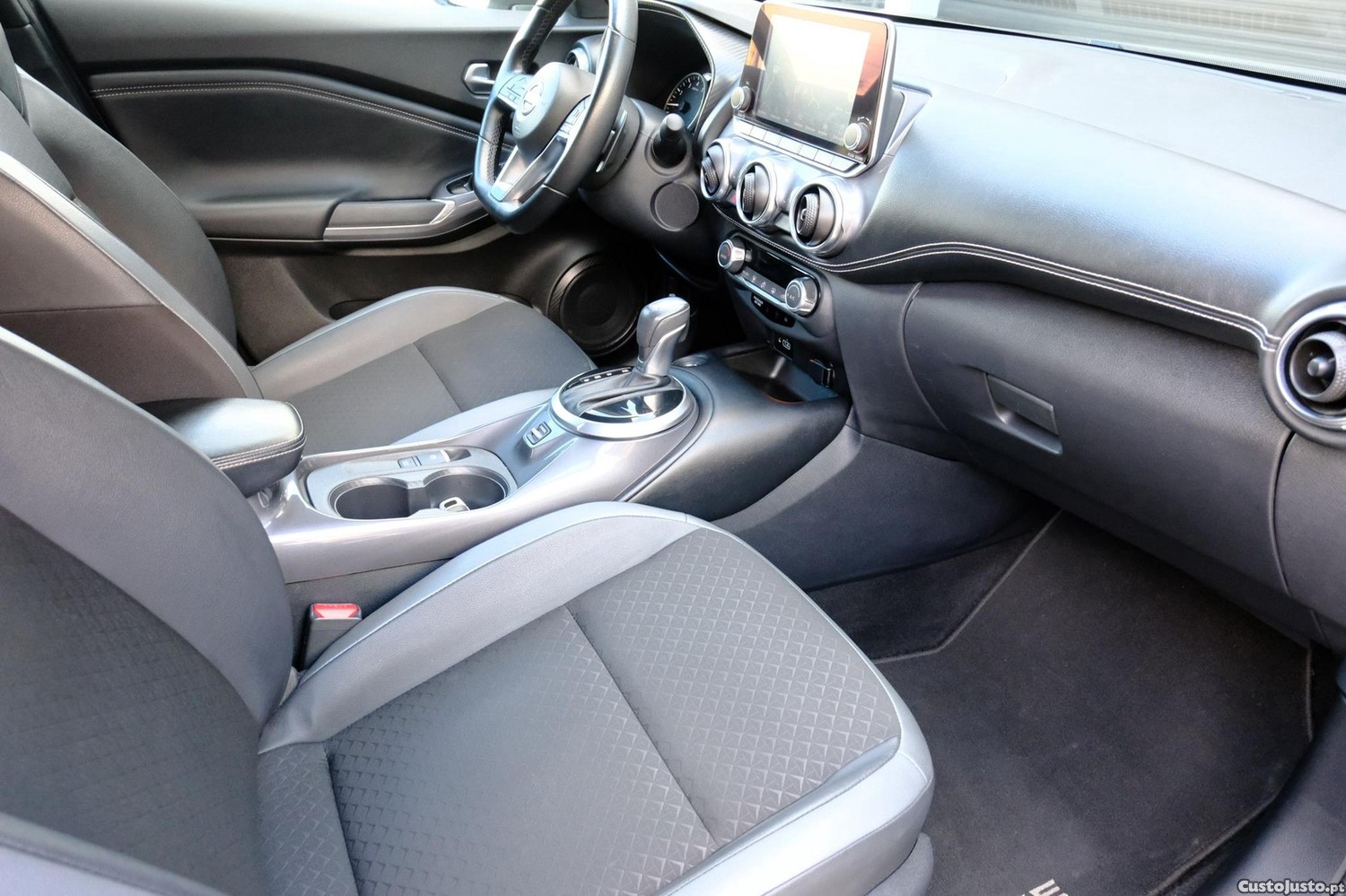 Nissan Juke 1.0 DIG-T N-Connecta NAV. DCT — fotografia 15
