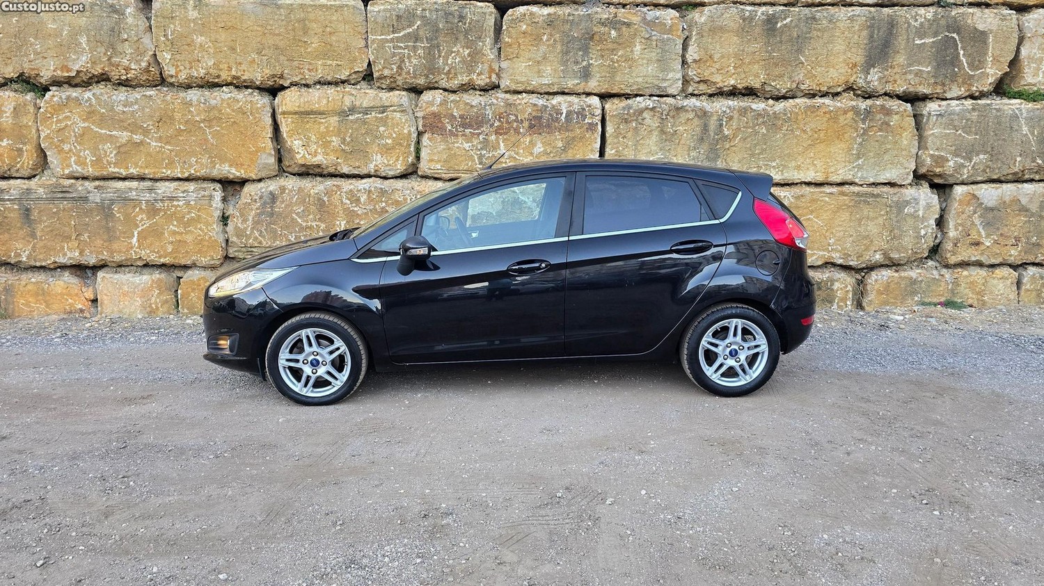 Ford Fiesta 1.5 TDCI — photo 3