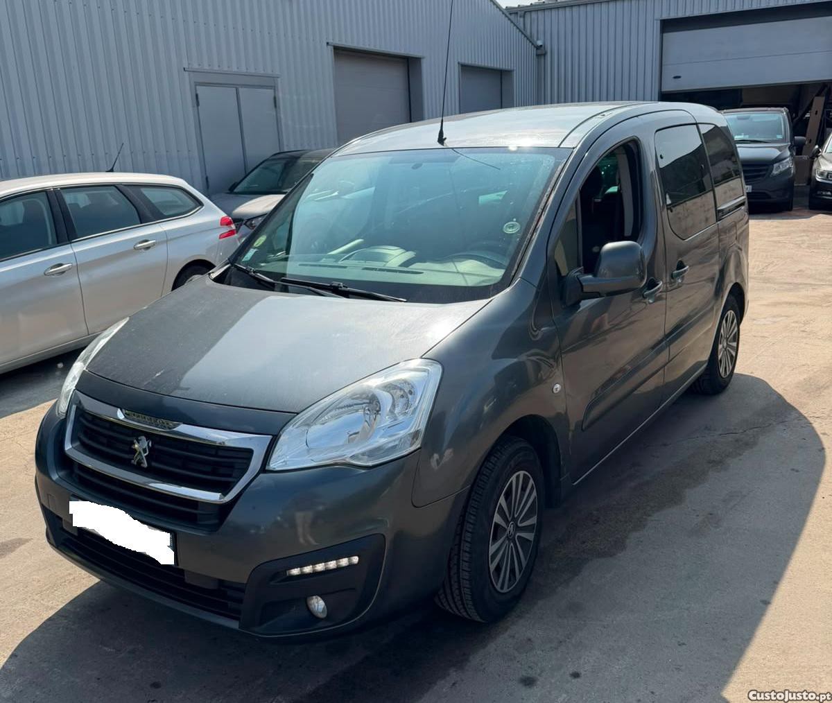 Peugeot e-Partner 1.6  Mobilidade Reduzida - 18 foto 4