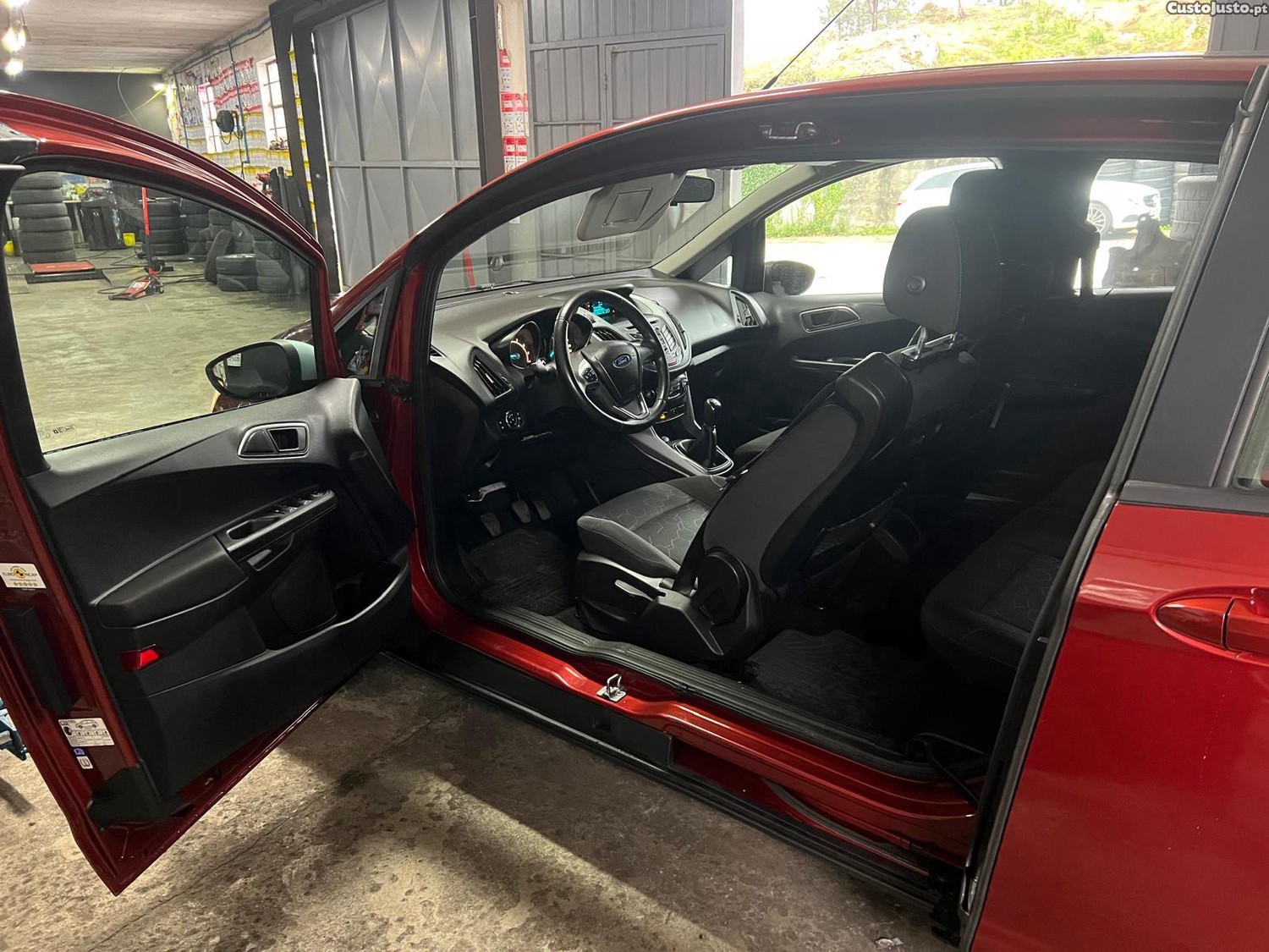 Ford B-Max 1.0 EcoBoost Titanium — fotografia 2