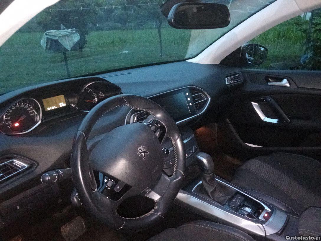 Peugeot 308 1.5 HDI ALLURE — fotografia 5