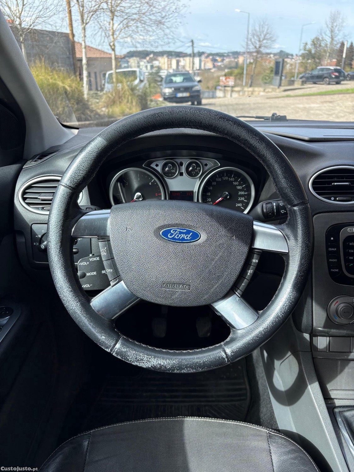 Ford Focus Titanium 1.6Tdci 110cv — fotografia 10
