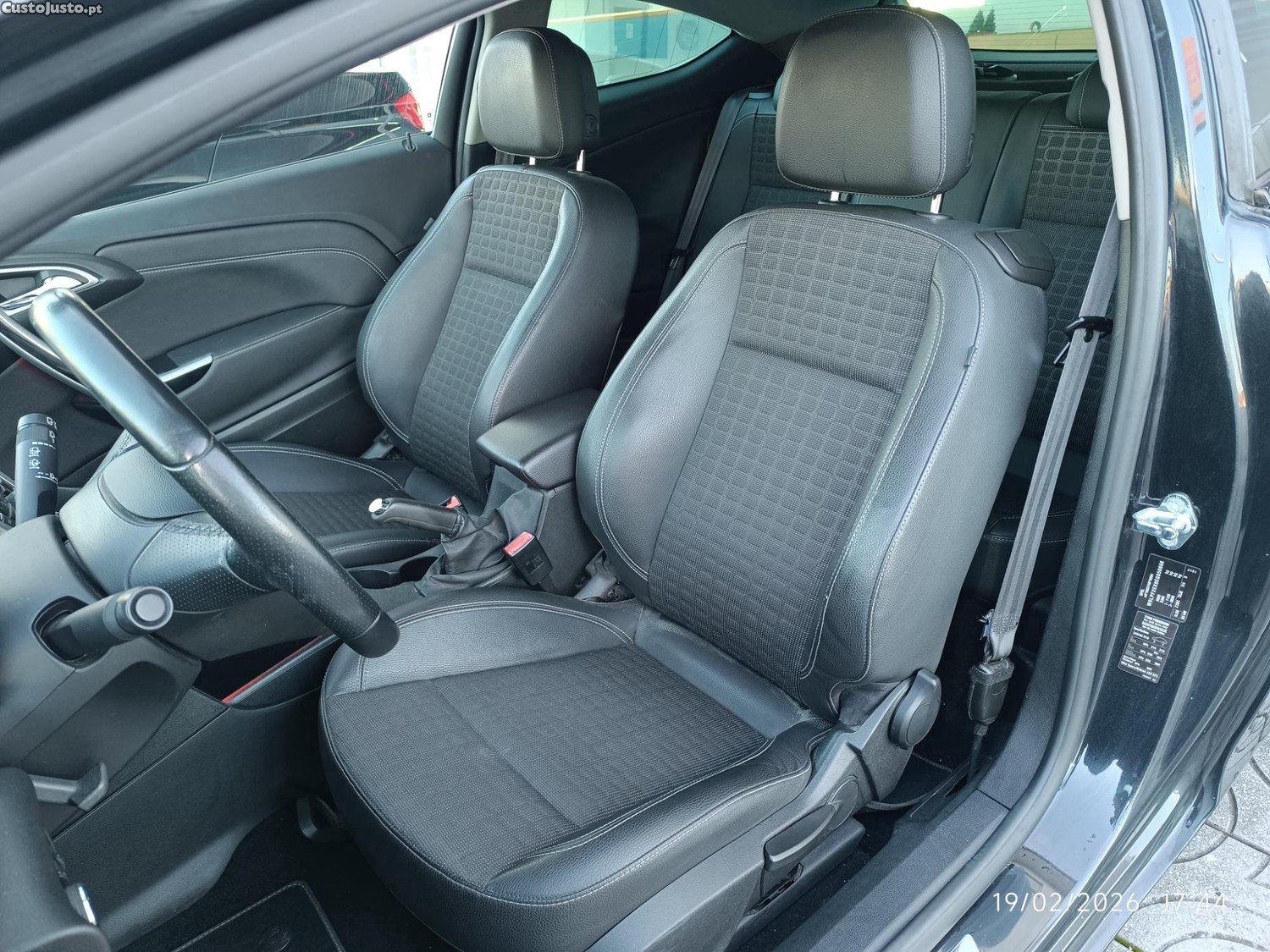 Opel Astra GTC 1.7 CDTI GPS 18" — photo 5
