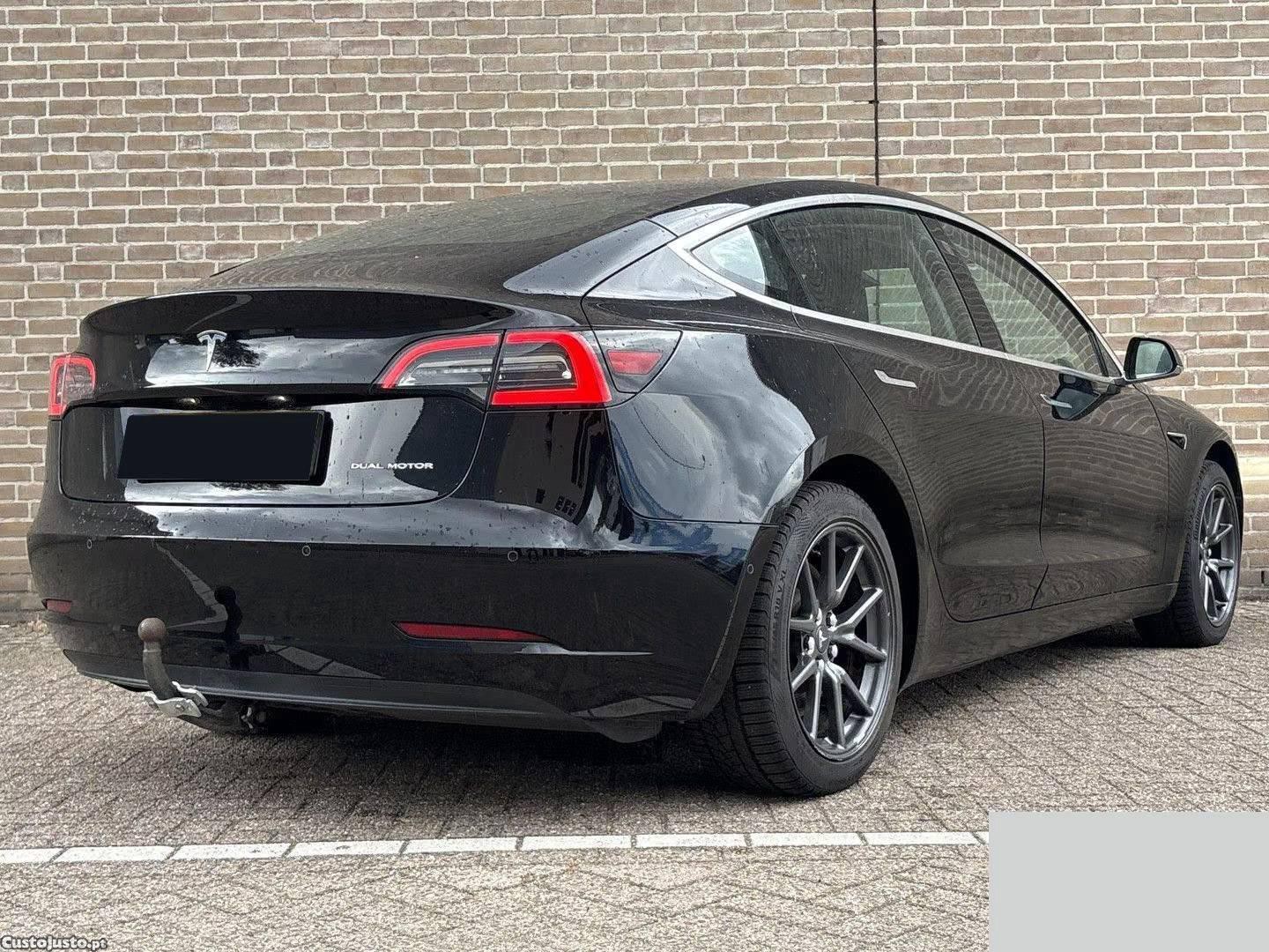 Tesla Model 3 Long Range AWD - 19 foto 3