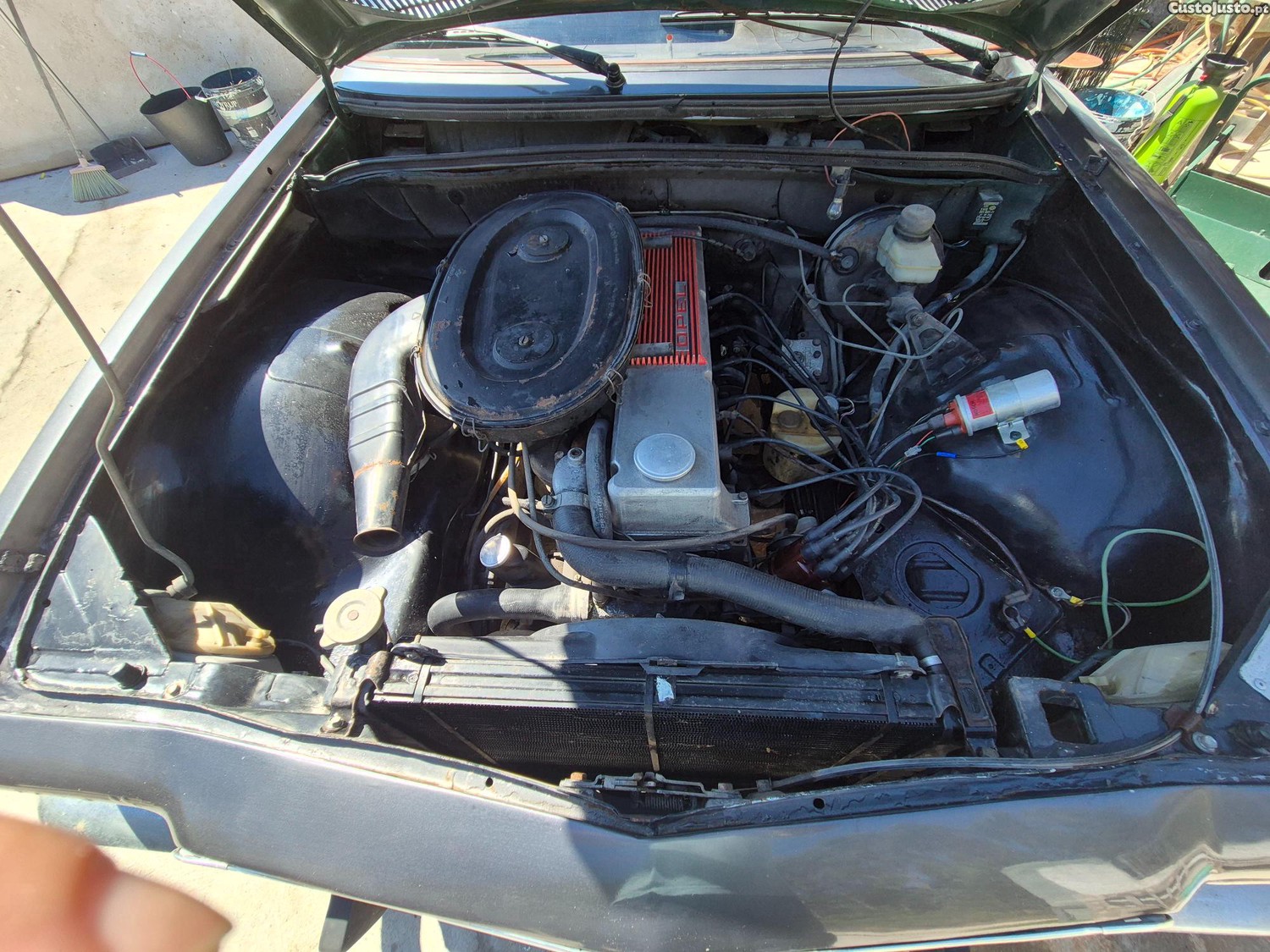 Opel Commodore 2.5 gs foto 2