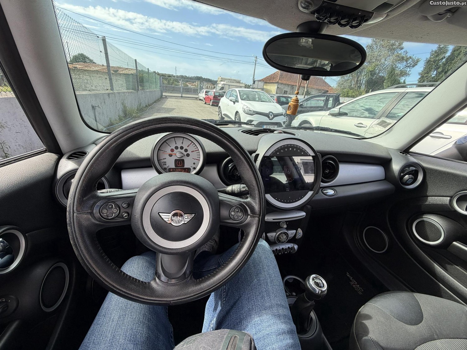 MINI Cooper 1.6HDi 110CV - 09 — photo 2
