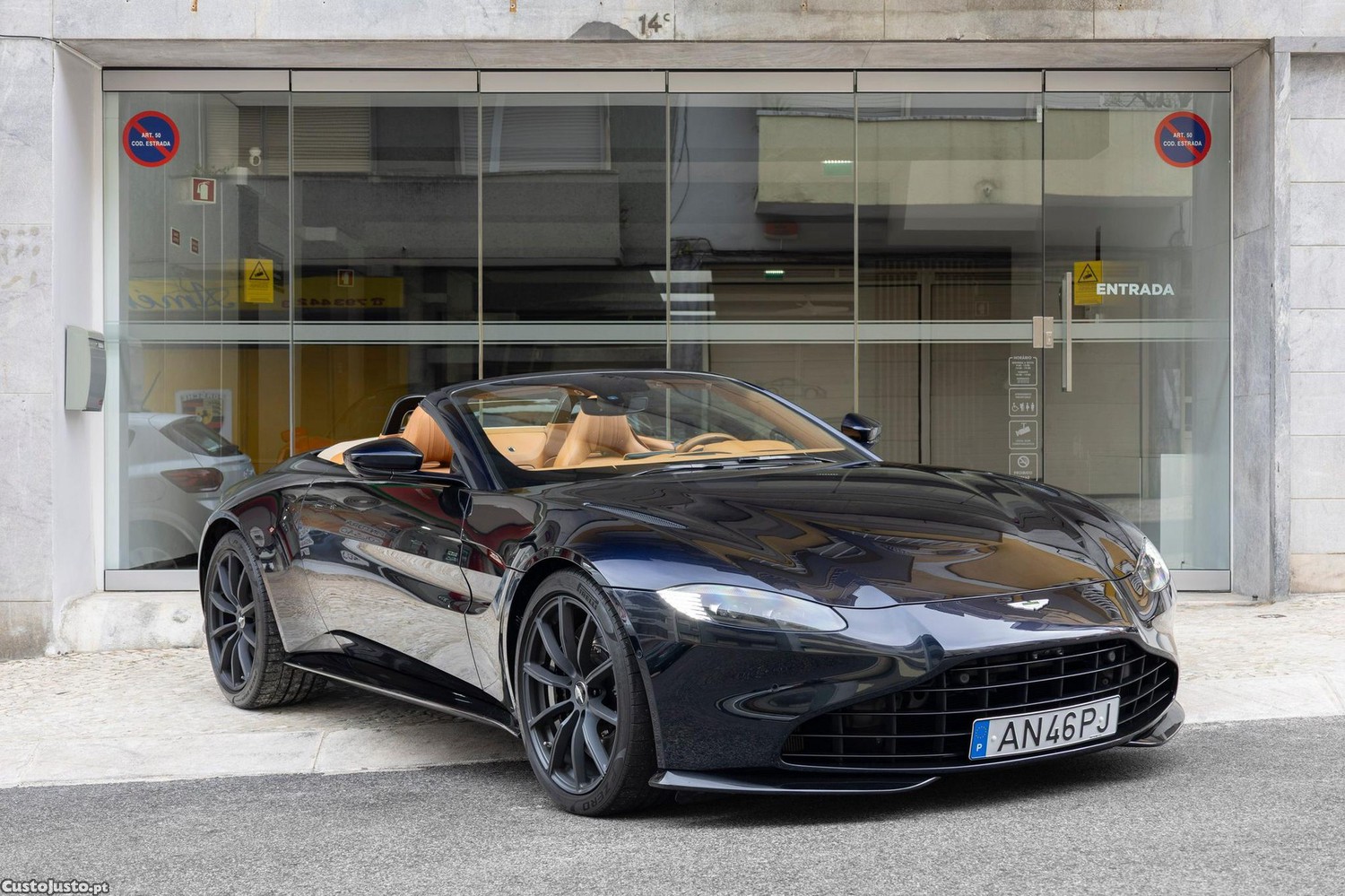 Aston Martin  V8 - 22 foto 4