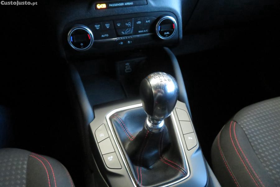 Ford Kuga 1.5 EcoBoost ST-Line — fotografia 10