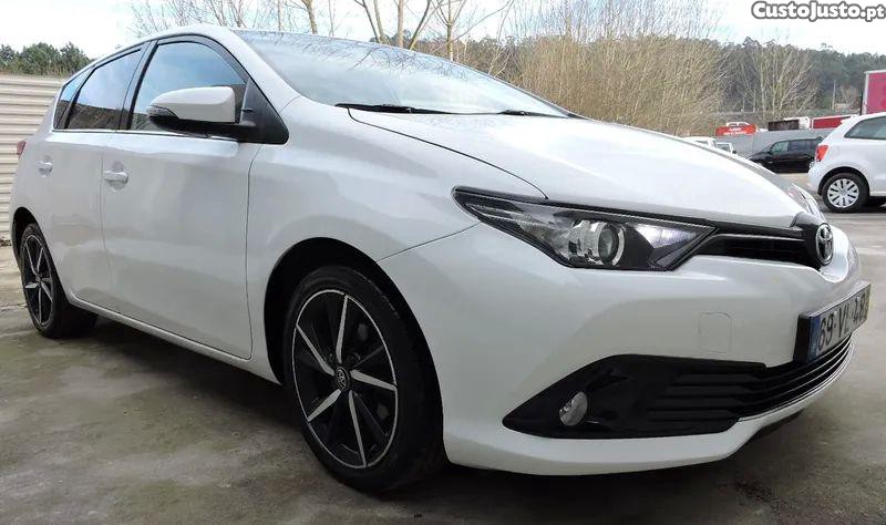 Toyota Auris 1.4 d-4d comfort pack sport — fotografia 7