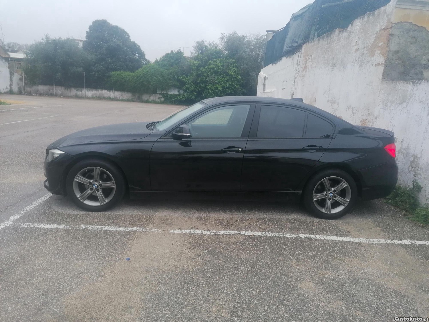 BMW 318 Line Sport — fotografia 2
