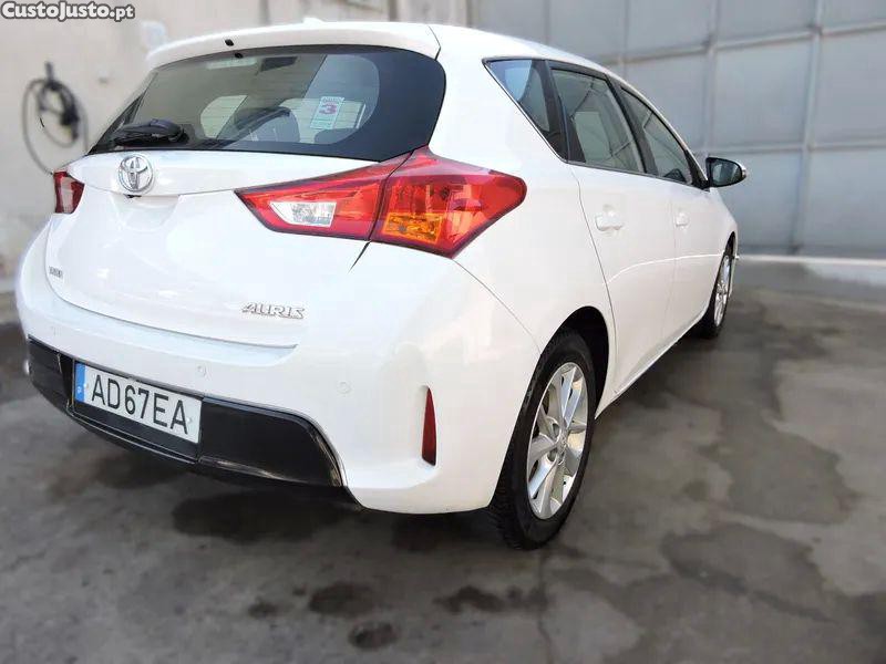 Toyota Auris 1.4 d-4d comfort+navi — photo 3
