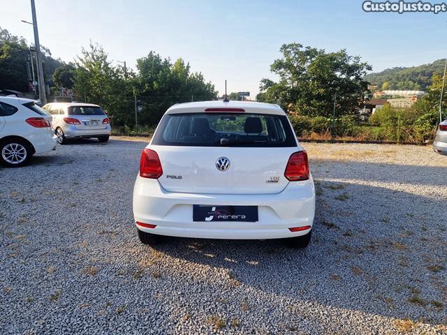 Volkswagen Polo 1.4 TDi Lounge Nacional — fotografia 6