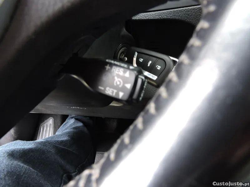 Toyota Auris 1.4 d-4d comfort pack sport — fotografia 4