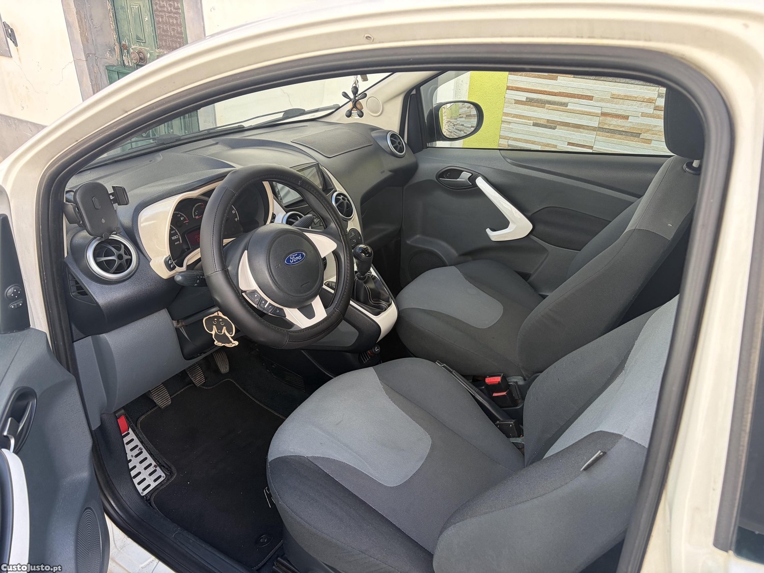 Ford KA Topo de gama - 11 foto 3