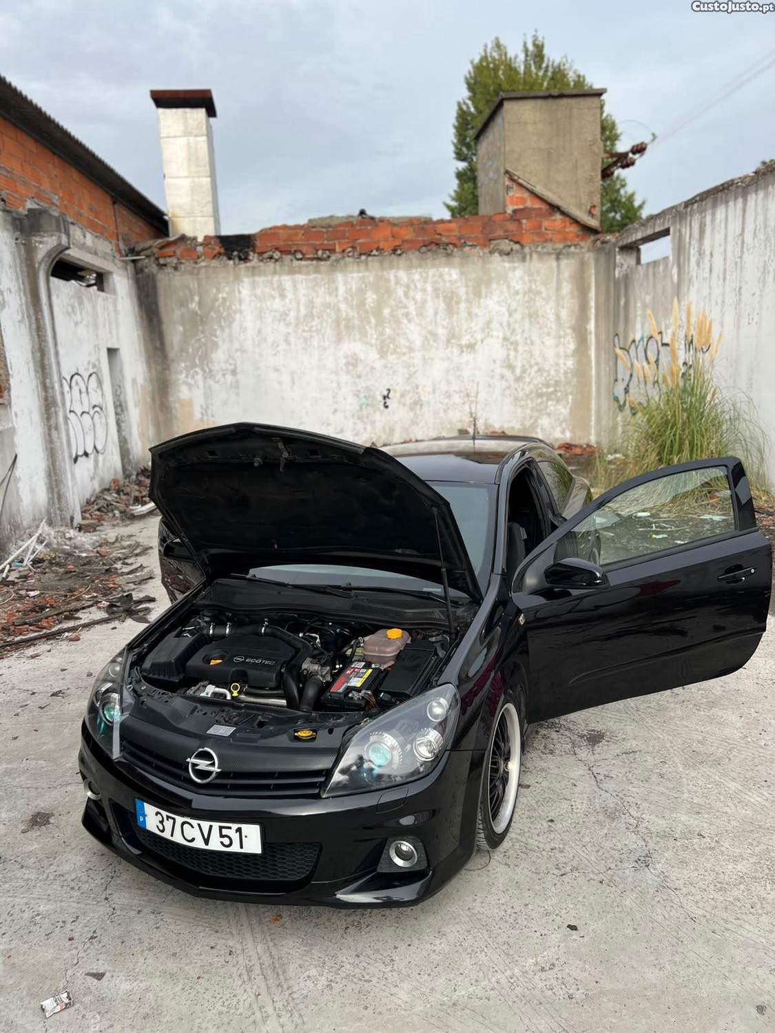 Opel Astra GTC — photo 4