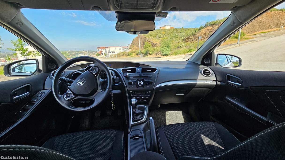 Honda Civic Tourer — fotografia 4
