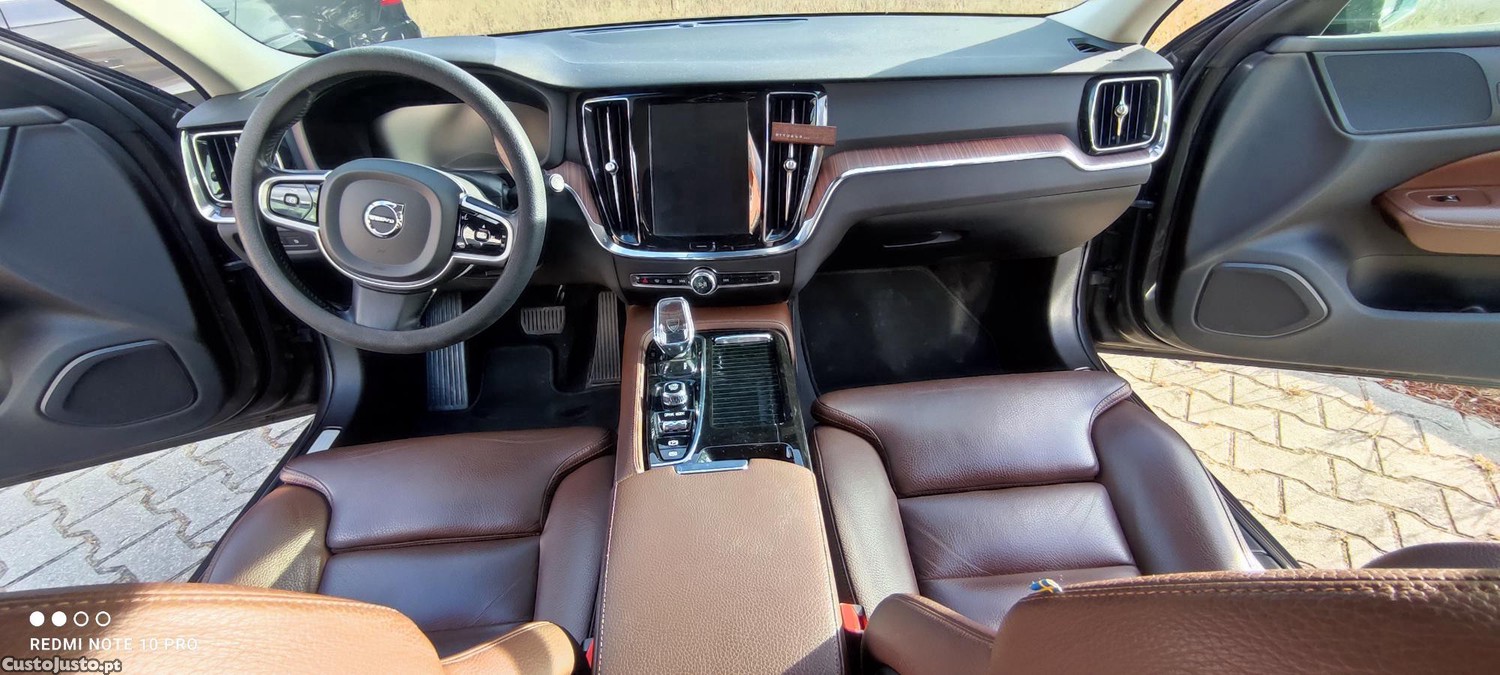 Volvo V60 T8 twin engine inscription AWD — fotografia 5