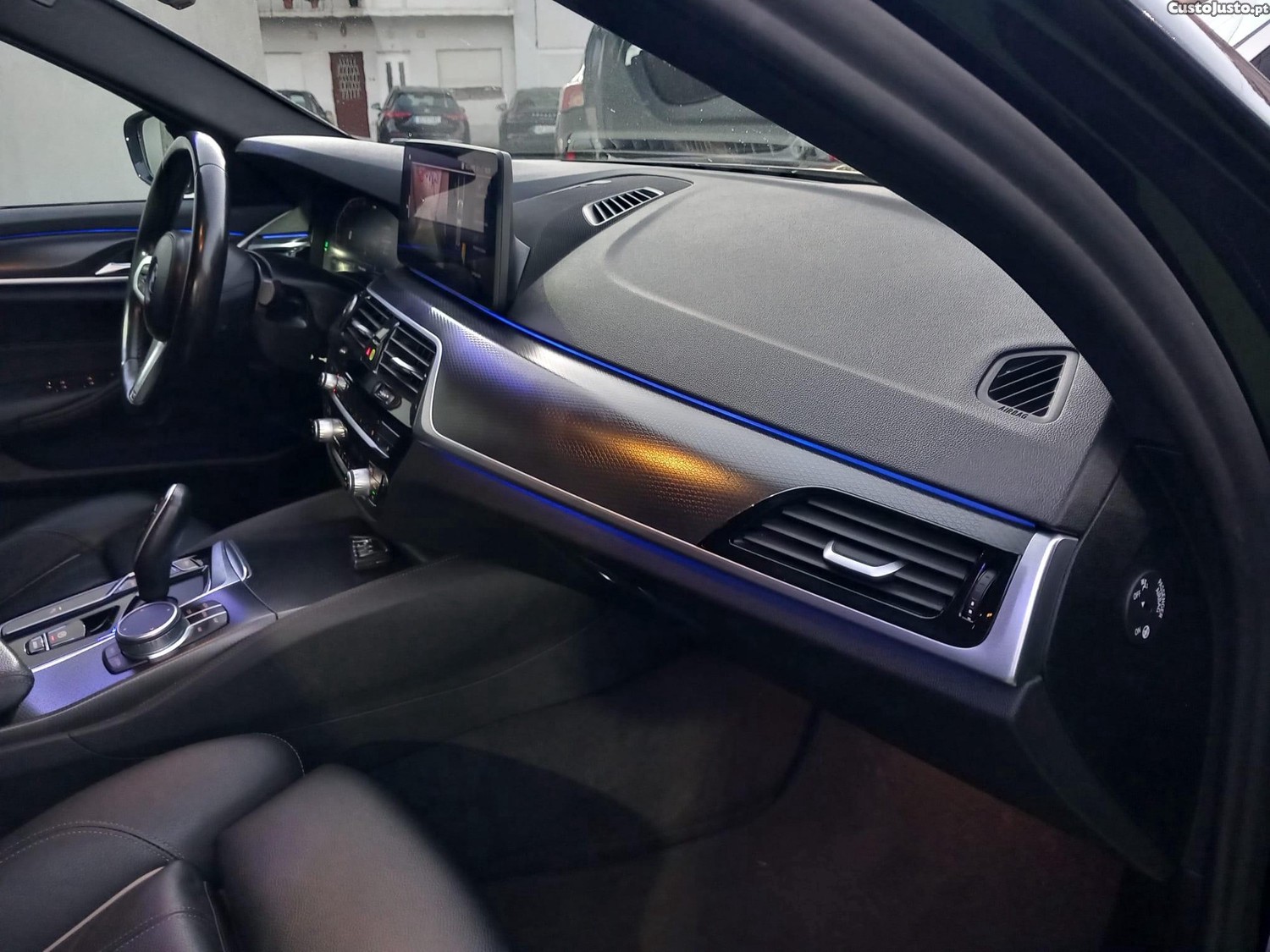 BMW 520 d Pack Desportivo M Auto — fotografia 15