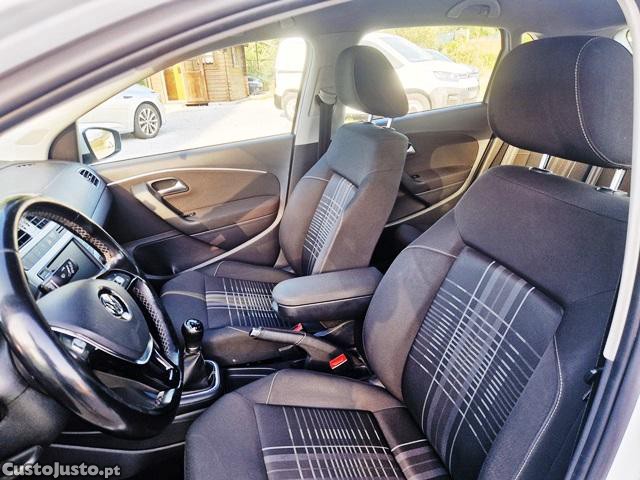Volkswagen Polo 1.4 TDi Lounge Nacional — fotografia 3