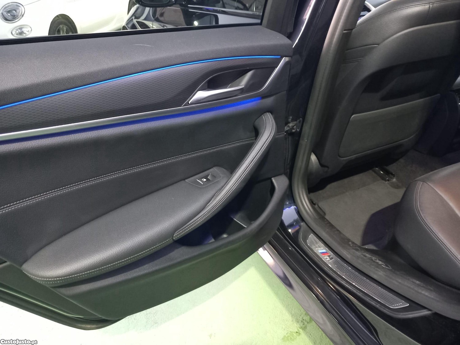 BMW 520 d Pack Desportivo M Auto — fotografia 4