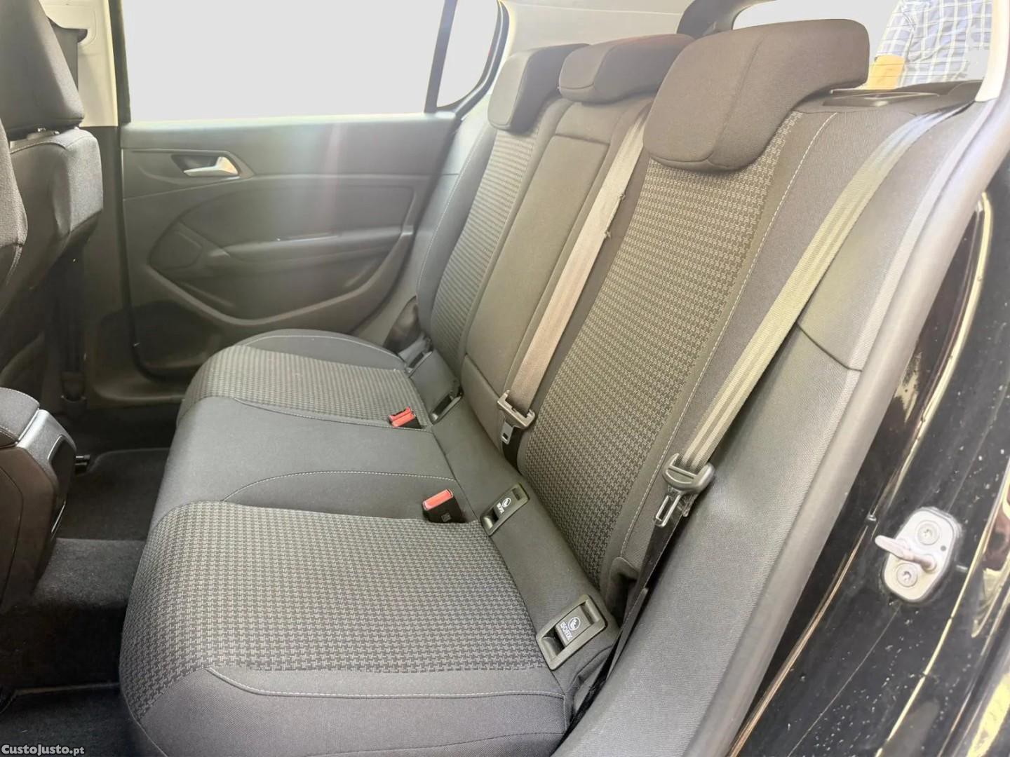 Peugeot 308 1.2 PureTech Active Pack — fotografia 4