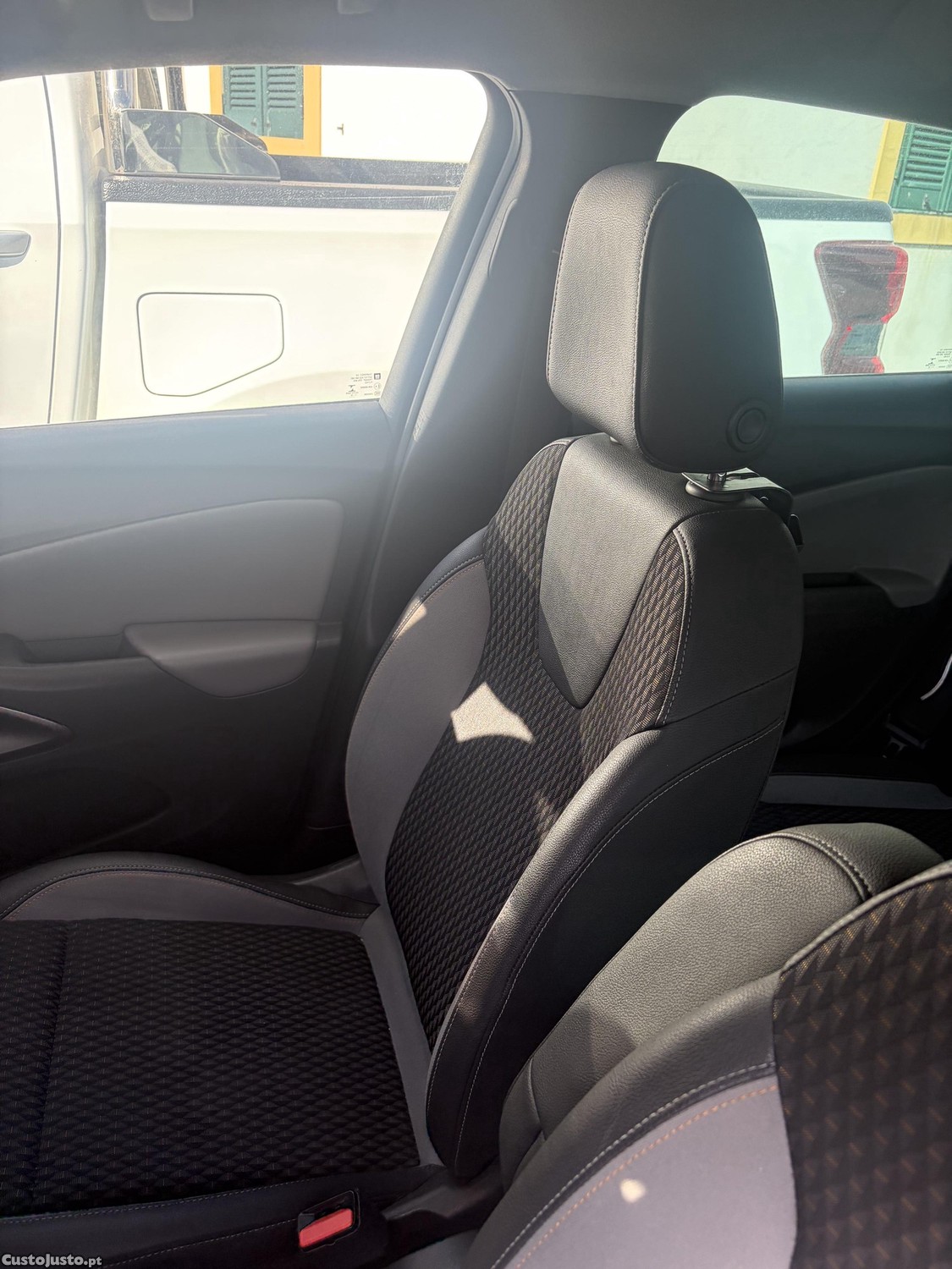Opel Crossland X 1200 - 18 — photo 2