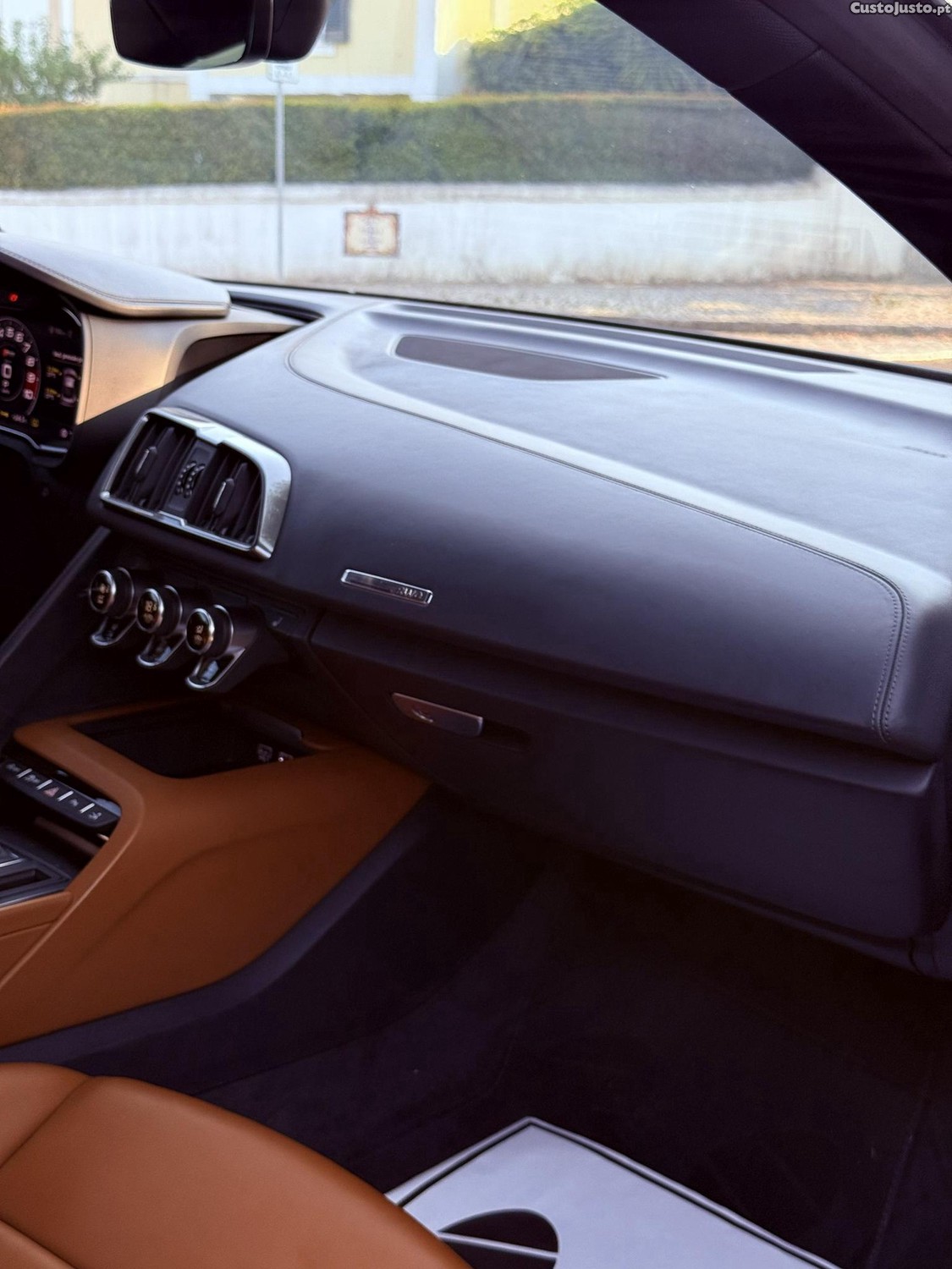 Audi R8 Coupe 5.2 V10 — fotografia 24