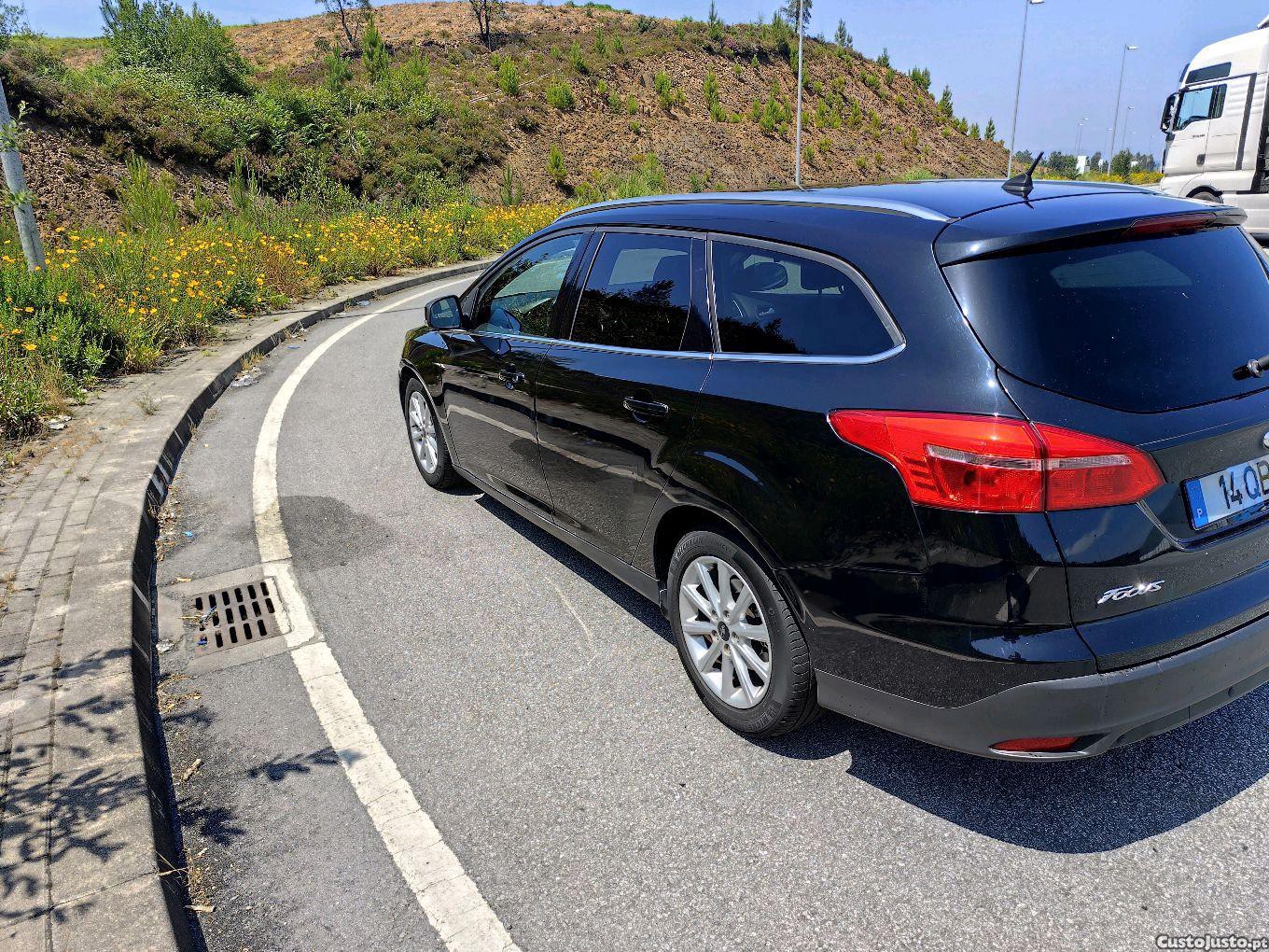 Ford Focus Titanium — fotografia 5