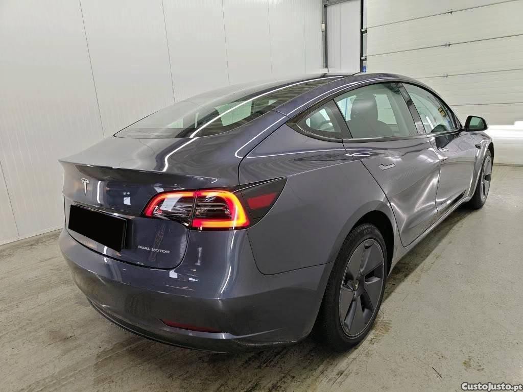 Tesla Model 3 Long-Range AWD - 22 foto 2