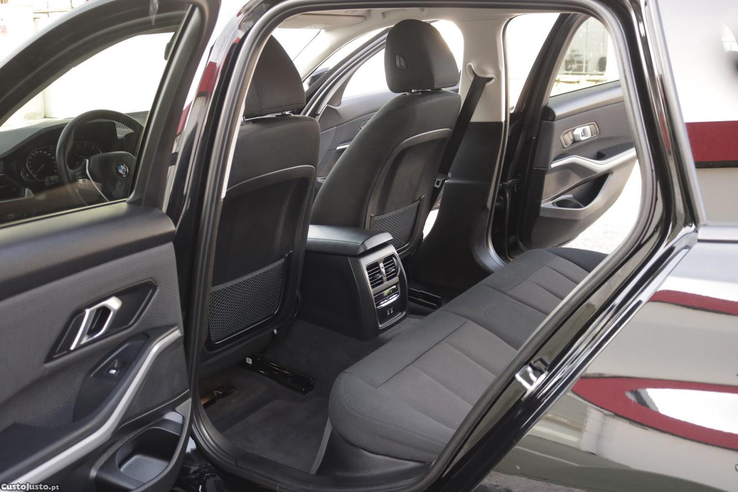 BMW 318 d Touring Advantage Auto 150cv — fotografia 33