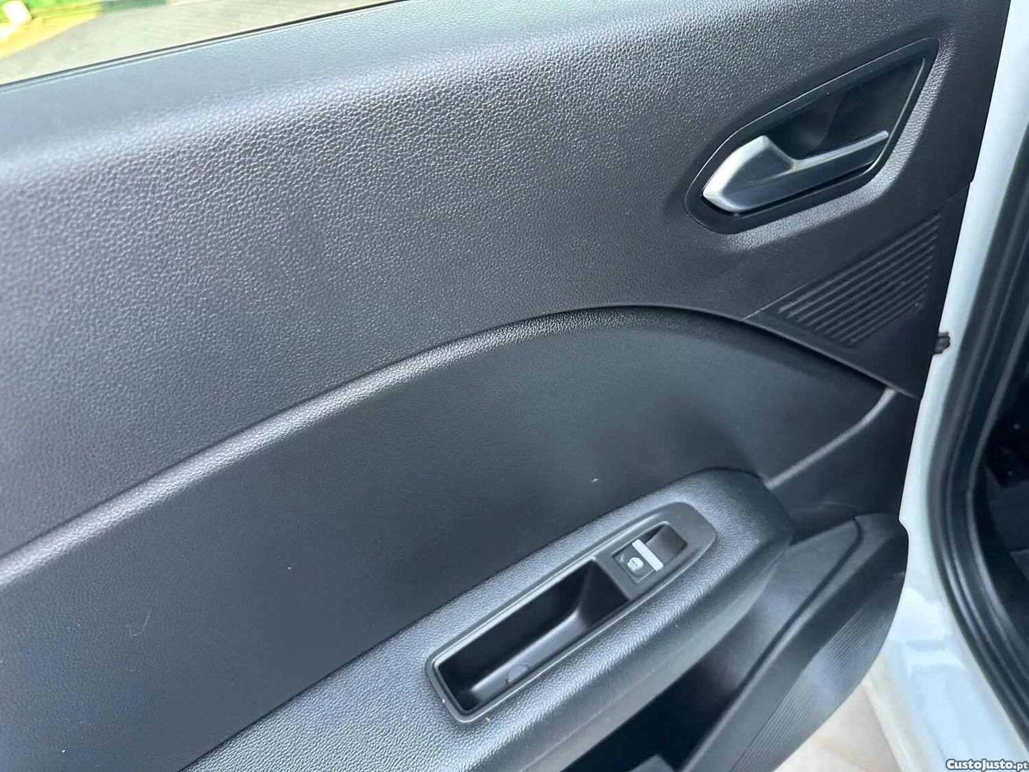 Renault Captur 1.6 E-Tech Intens — fotografia 16