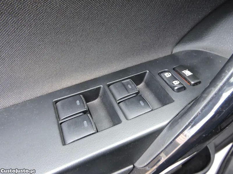 Toyota Auris 1.4 d-4d comfort pack sport — fotografia 2
