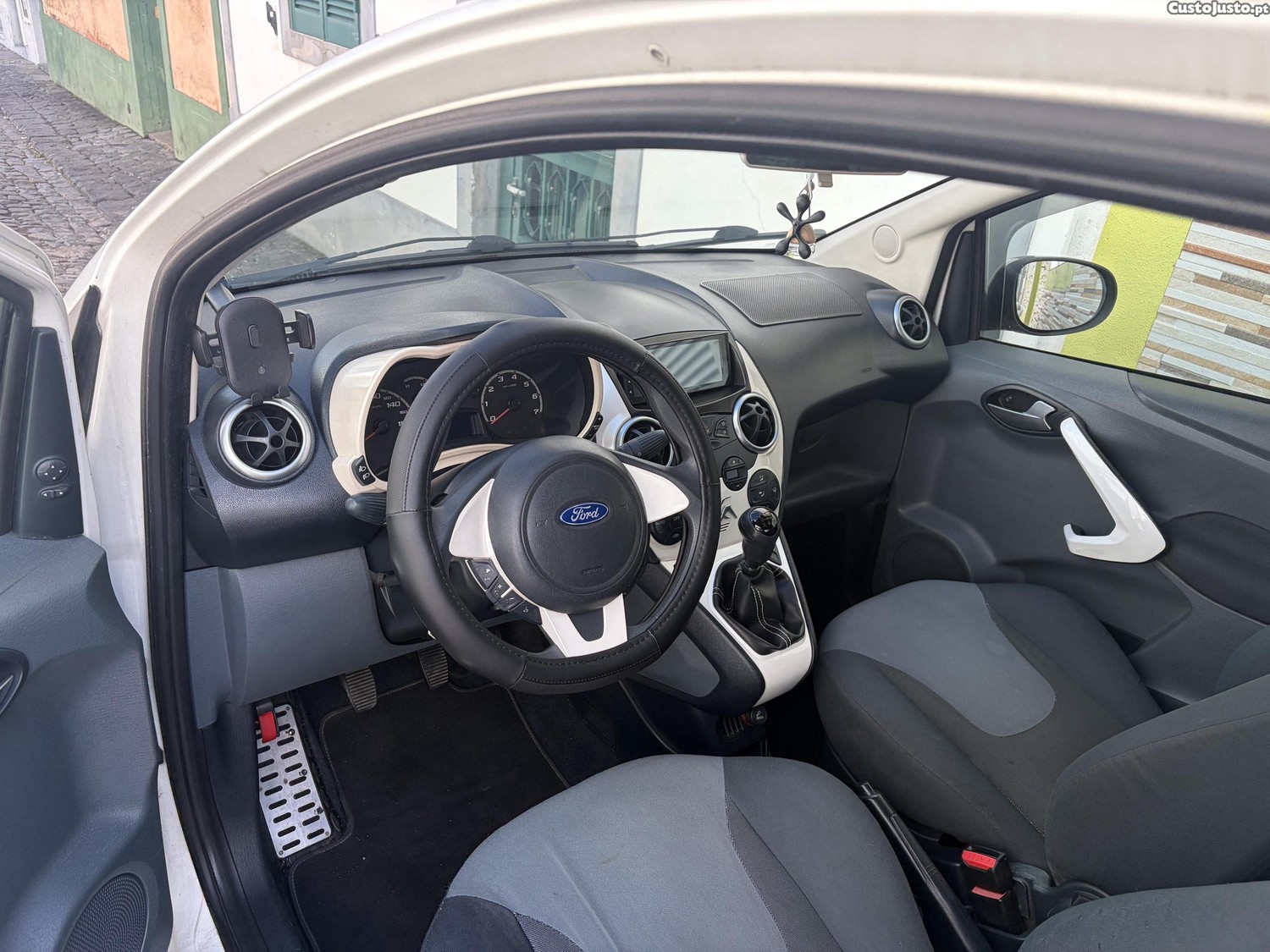 Ford KA Topo de gama - 11 foto 4