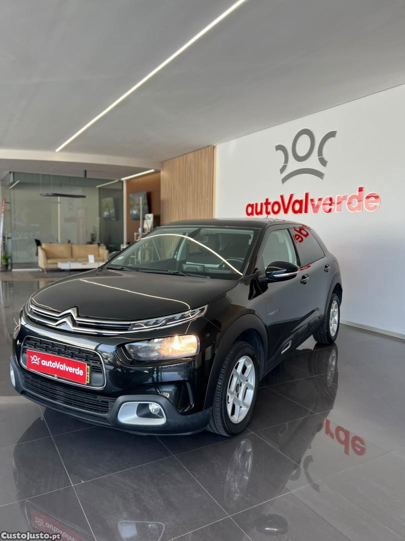 Citroën C4 1.2 PureTech Shine - 18 — photo 2