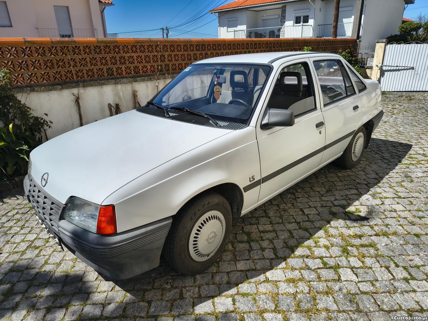 Opel Kadett 1.3 LS — fotografia 4