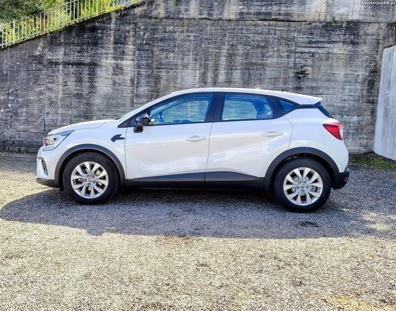 Renault Captur 1.6 E-Tech Full Hybrid Engineered — photo 2