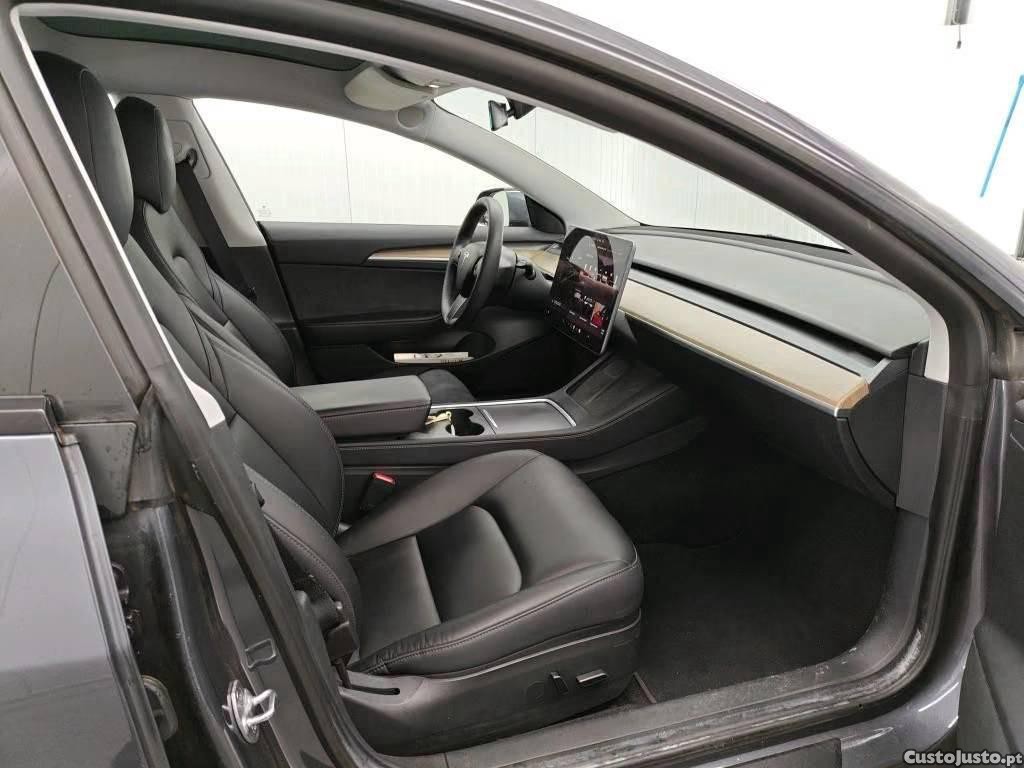 Tesla Model 3 Long-Range AWD - 22 foto 3