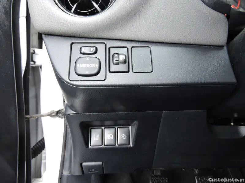 Toyota Yaris 1.4 d-4d comfort+p.style — fotografia 3
