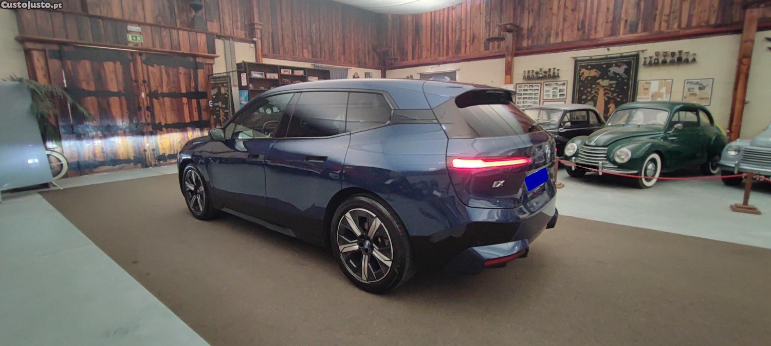 BMW iX xDrive 50 Pack Desportivo # 6.796km #  " IVA Dedutível " GARANTIA DA MARCA" - 24 foto 4