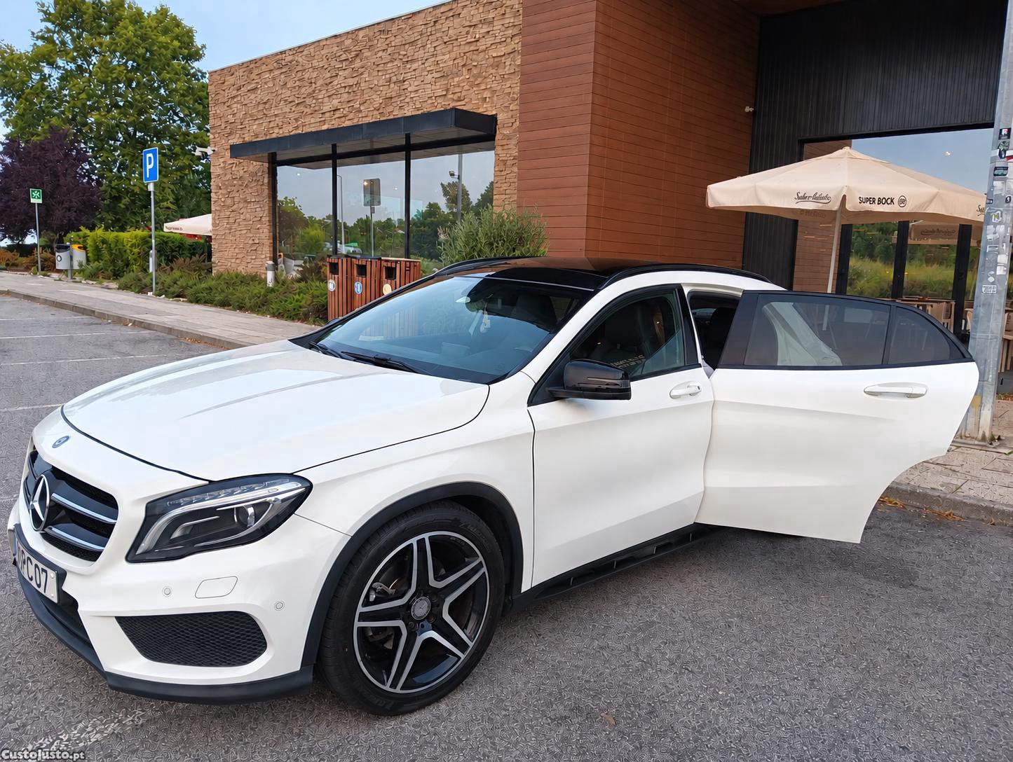 Mercedes-Benz GLA 220 4matic - 15 foto 2