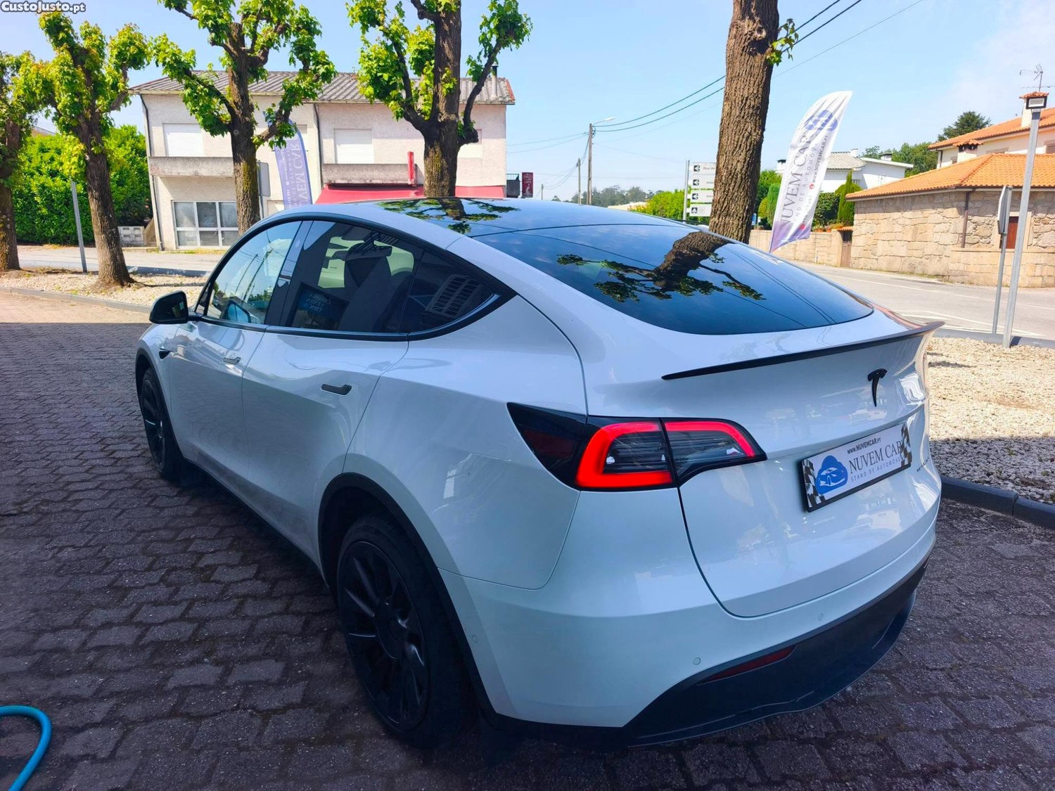 Tesla Model Y Dual Motor Long Range Kit Performance — fotografia 9