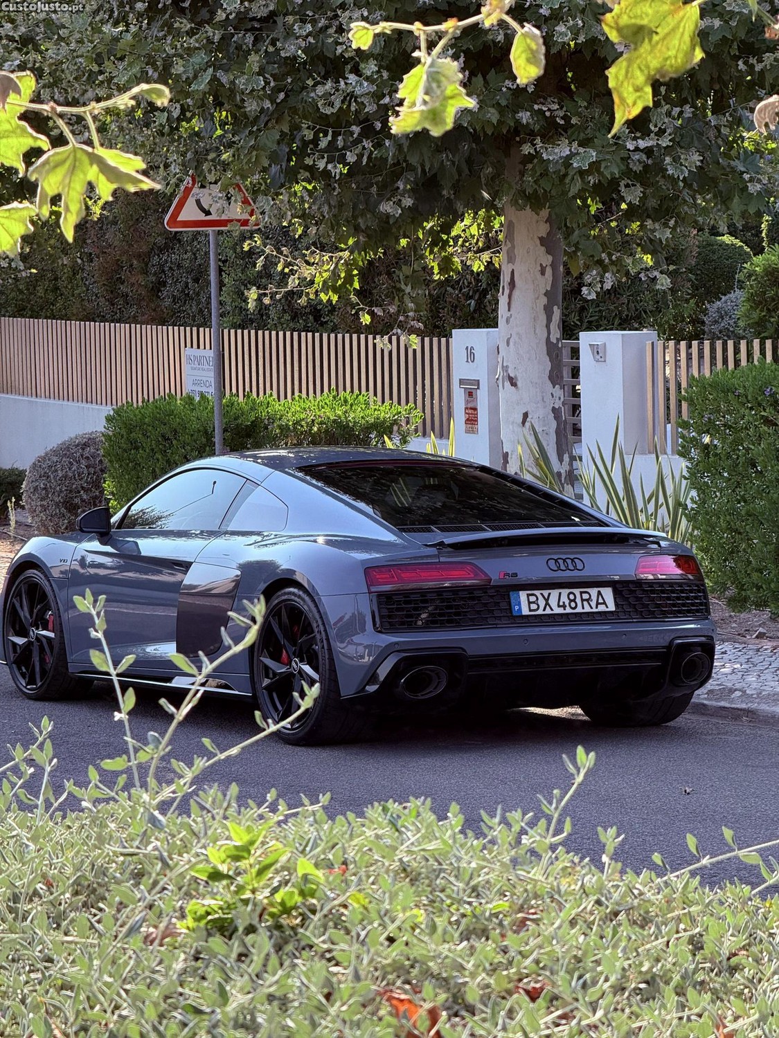Audi R8 Coupe 5.2 V10 — fotografia 4