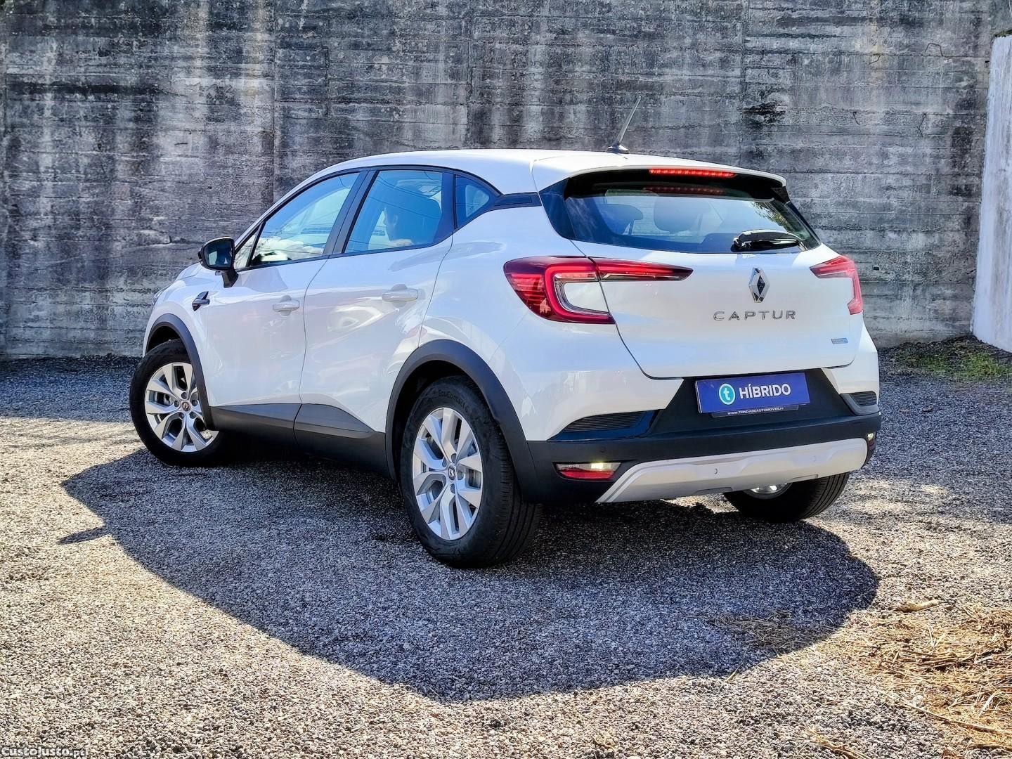 Renault Captur 1.6 E-Tech Full Hybrid Engineered — photo 3