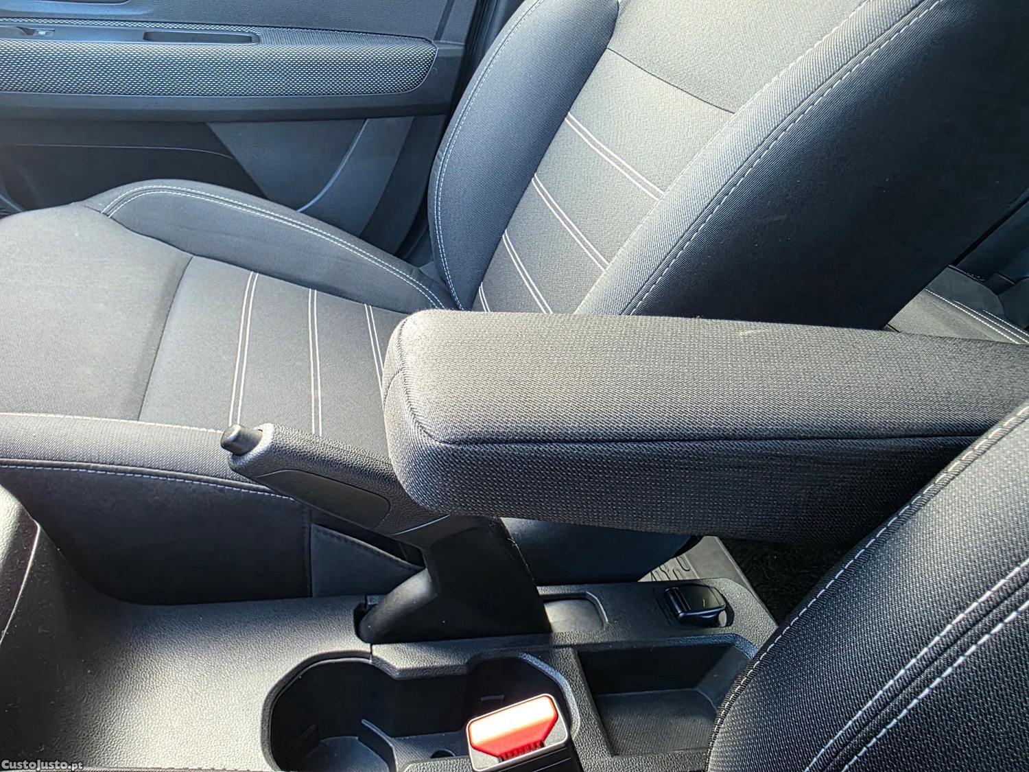 Dacia Sandero 1.0 TCE Comfort — fotografia 9