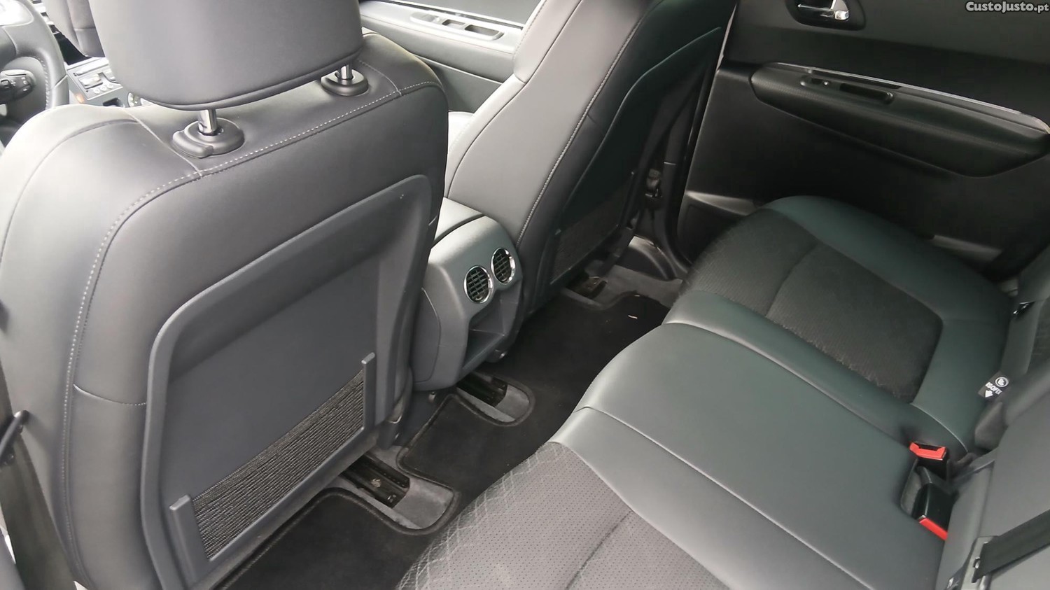 Peugeot 3008 1.6 hdi — fotografia 2