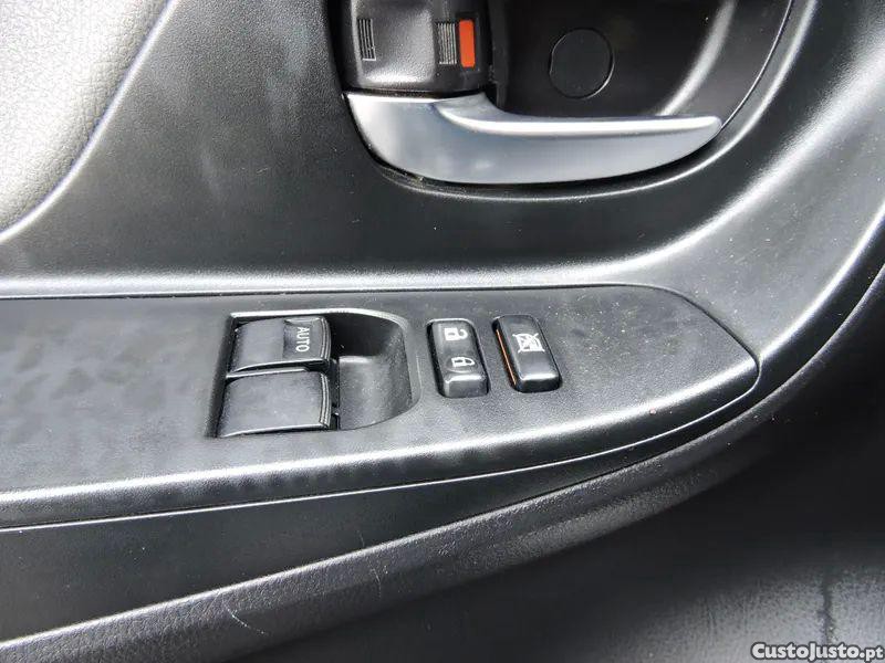 Toyota Yaris 1.4 d-4d comfort+p.style — fotografia 2