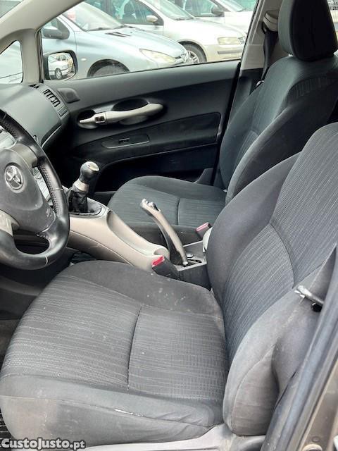 Toyota Auris 1.4 VVT-i AC - 07 foto 5