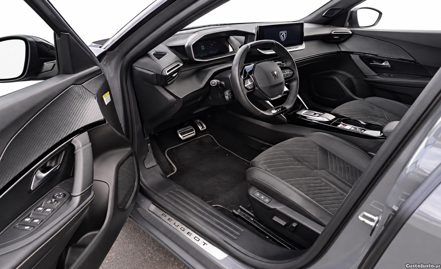 Peugeot e-2008 GT 156CV 54Kwh (AUTO) - 24 — photo 3