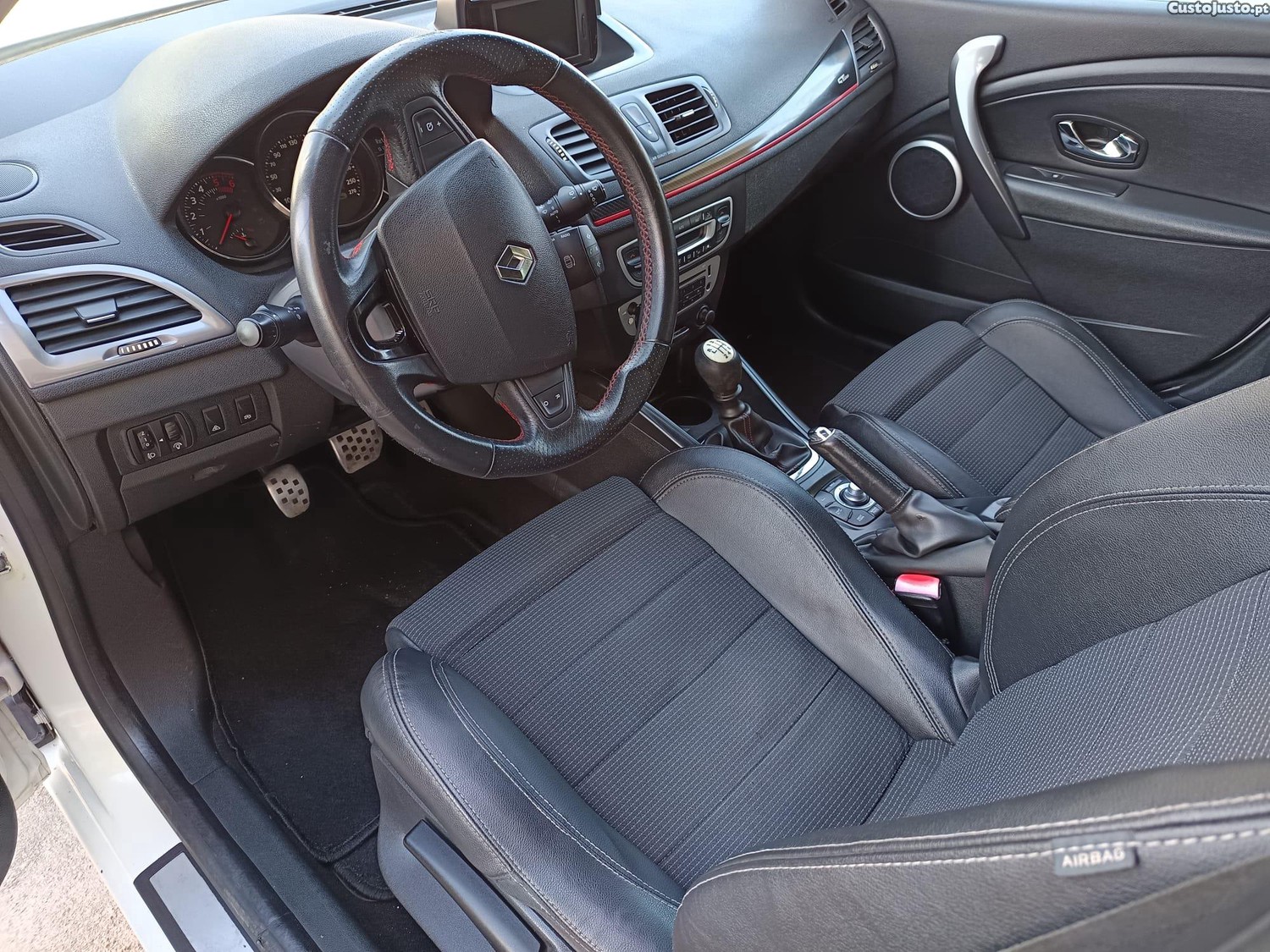 Renault Mégane GT Line Sport Tourer — fotografia 4