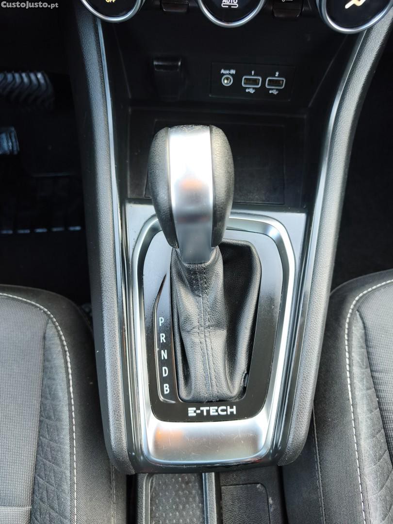 Renault Captur 1.6 E-Tech Full Hybrid Engineered — photo 4